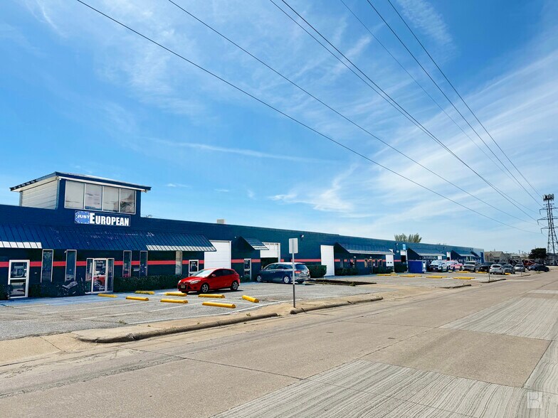 More Photos Of 1700-1724 Parkside Ave, Irving Warehouse For Lease