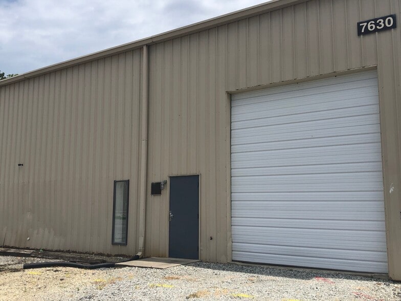 More Photos Of 7630 Boeing Dr, Greensboro Warehouse For Lease