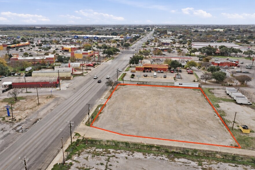 More Photos Of 3439 Roosevelt Ave, San Antonio Service For Sale