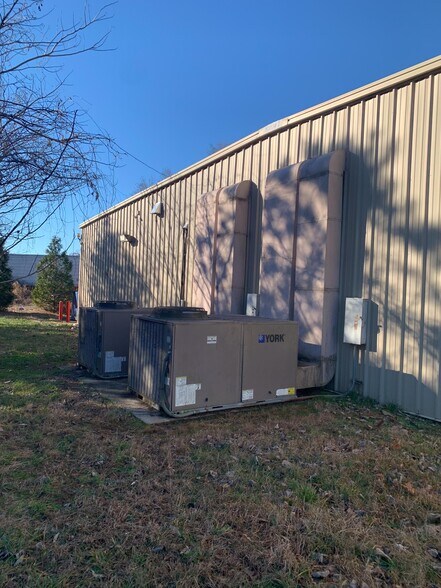 More Photos Of 3338 Harmony Hwy, Harmony Freestanding For Lease