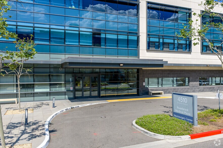 More Photos Of 4510 Brockton Ave, Riverside Unknown For Lease