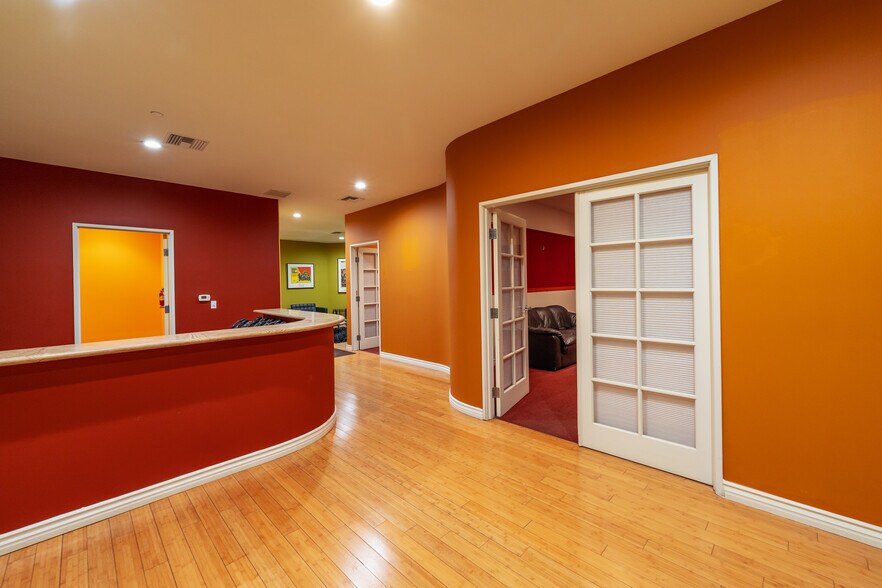 More Photos Of 1415 N Cahuenga Blvd, Los Angeles Loft Creative Space For Sale