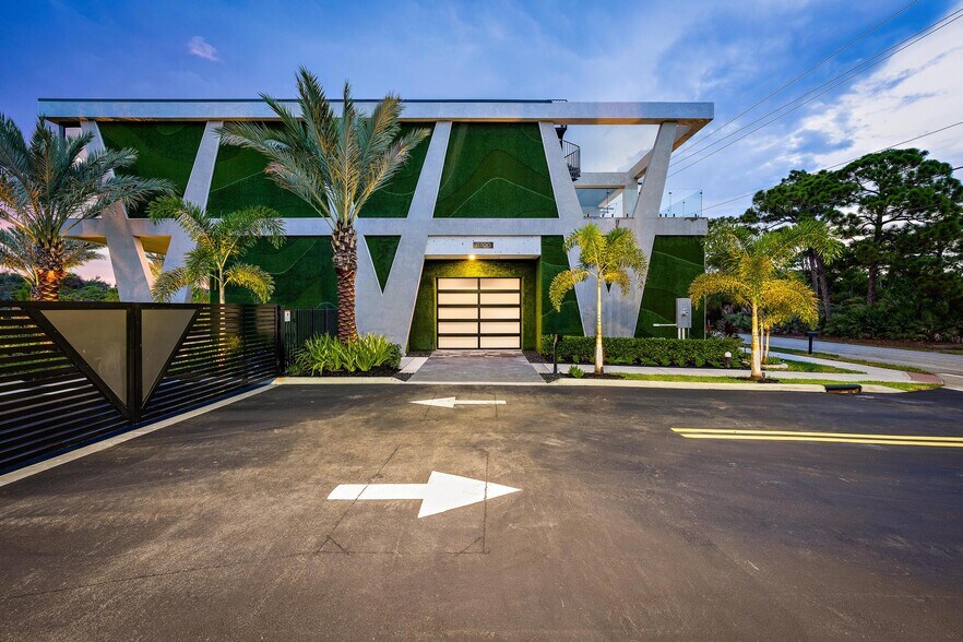 More Photos Of 11700 SE Shell Ave, Hobe Sound Loft Creative Space For Sale