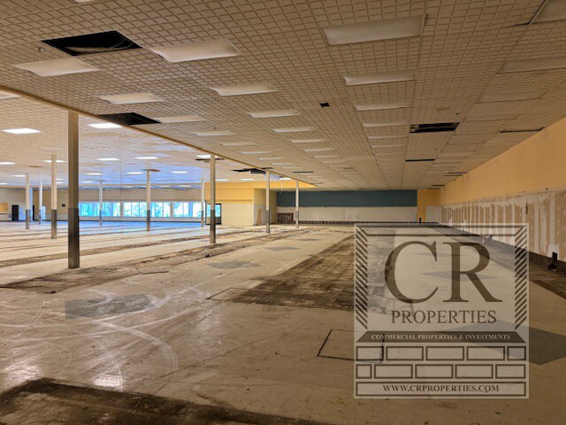 More Photos Of 2094 E Main St, Cortlandt Manor Freestanding For Sale