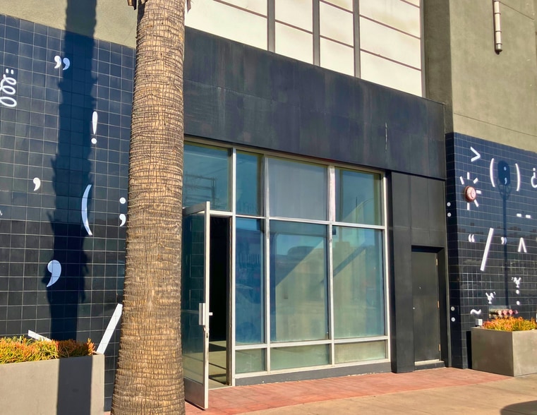 More Photos Of 250 N First St, Burbank Apartments For Lease