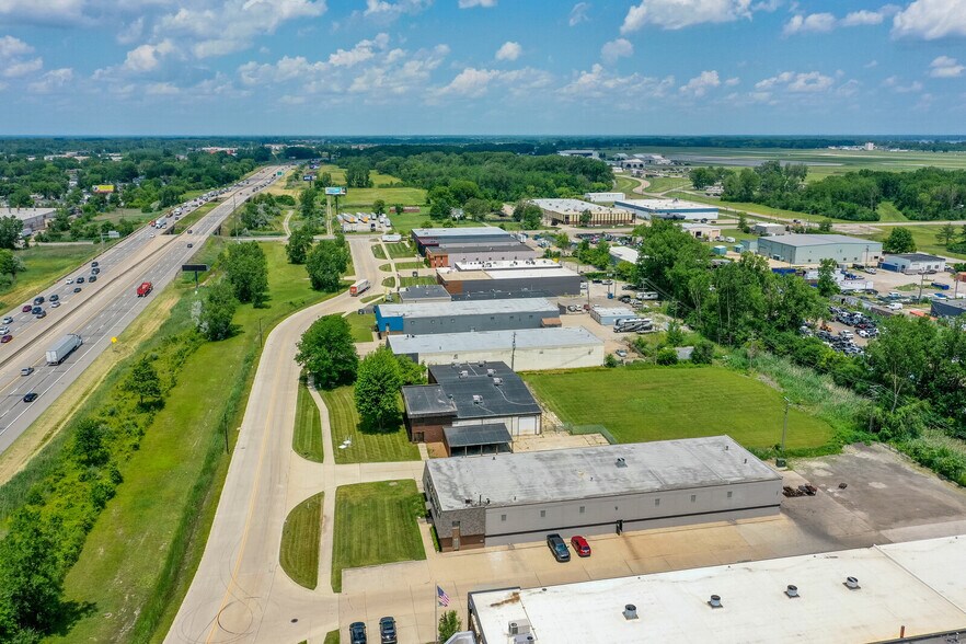 More Photos Of 42470 Executive Dr, Harrison Township Warehouse For Lease