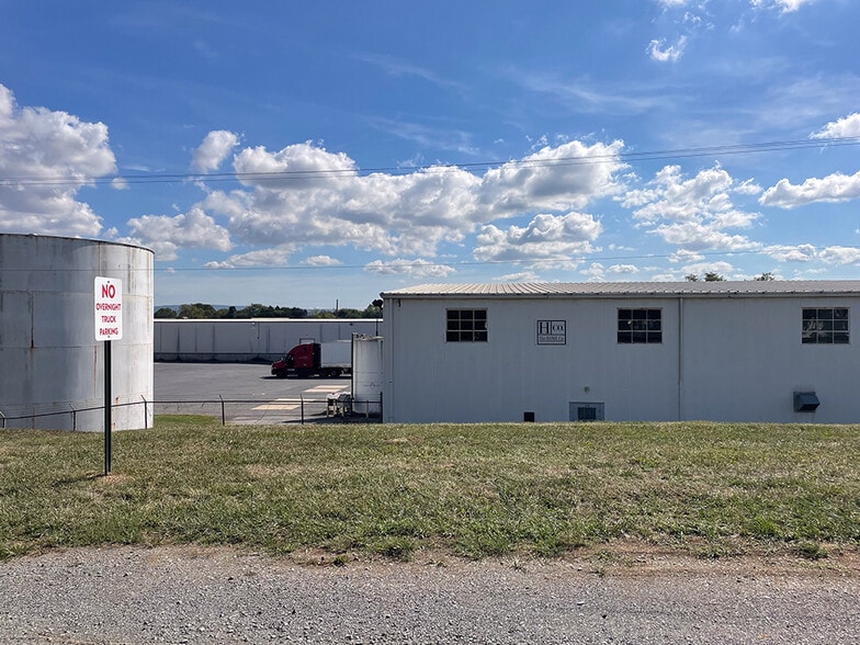 More Photos Of 19224 Longmeadow Rd, Hagerstown Distribution For Sale