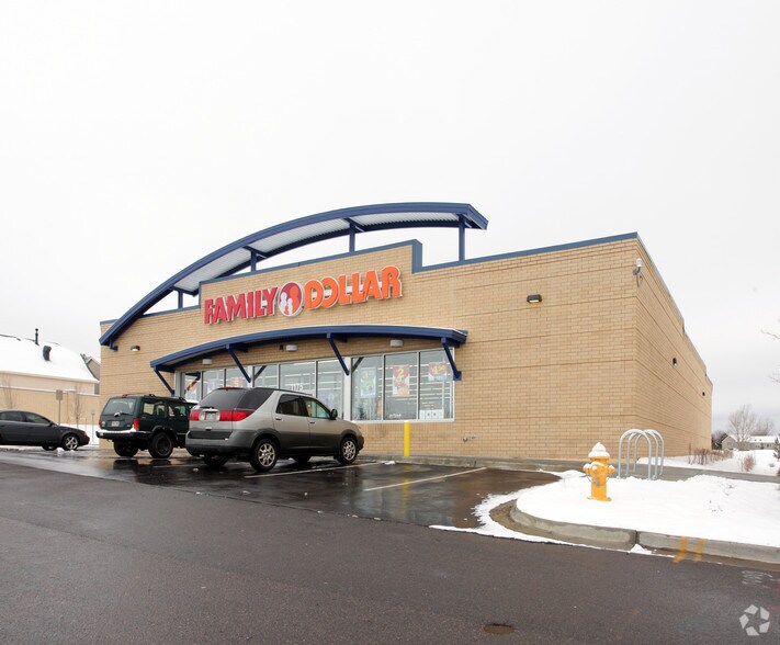 More Photos Of 1175 S Tower Rd, Aurora Freestanding For Lease