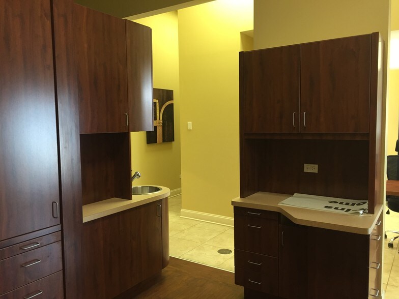 More Photos Of 1601-1747 S Cicero Ave, Cicero General Retail For Lease