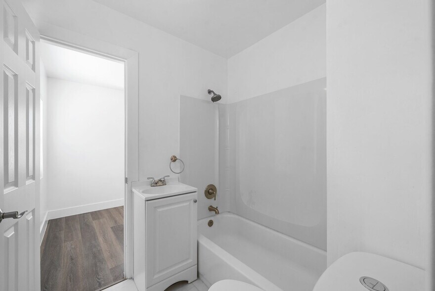 More Photos Of 322 S Pardee St, San Diego Apartments For Sale