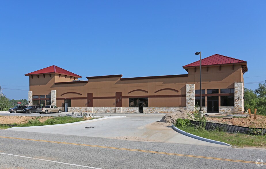 More Photos Of 285 Ed English Dr, Shenandoah Freestanding For Lease
