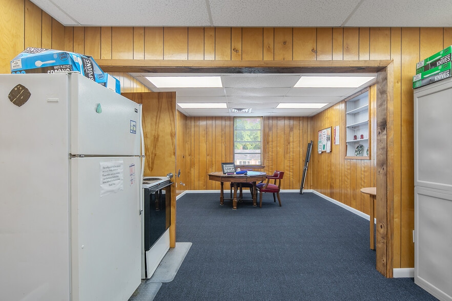 More Photos Of 214 Hawkins Ave, Sanford Medical For Sale