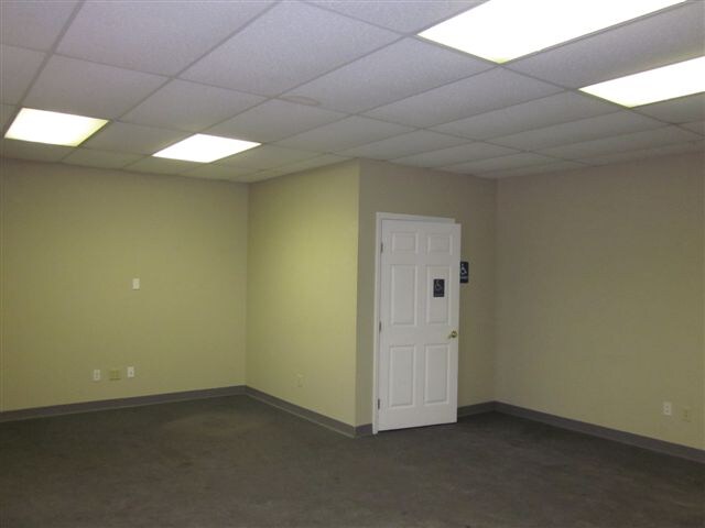 More Photos Of 131 Industrial Dr, Slidell Warehouse For Lease