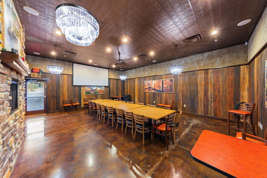 More Photos Of 2400 N Town Center Dr, Washington Restaurant For Sale