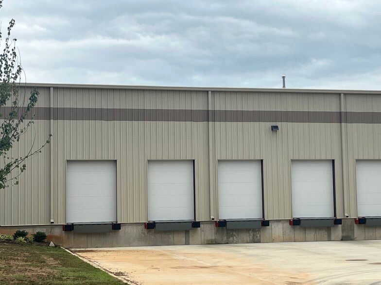 More Photos Of 2900 Stitt St, Monroe Manufacturing For Sale
