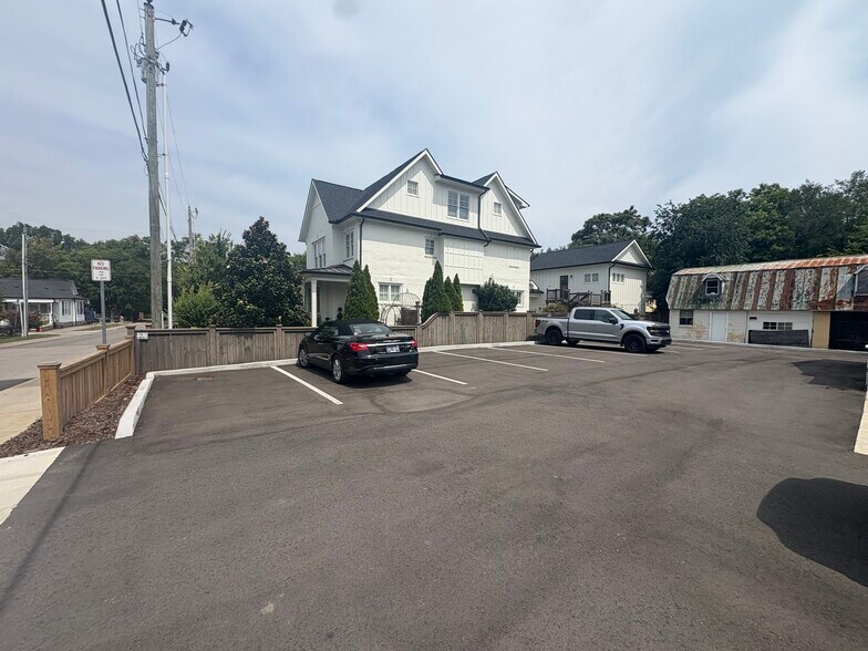 More Photos Of 264 Natchez St, Franklin Loft Creative Space For Lease