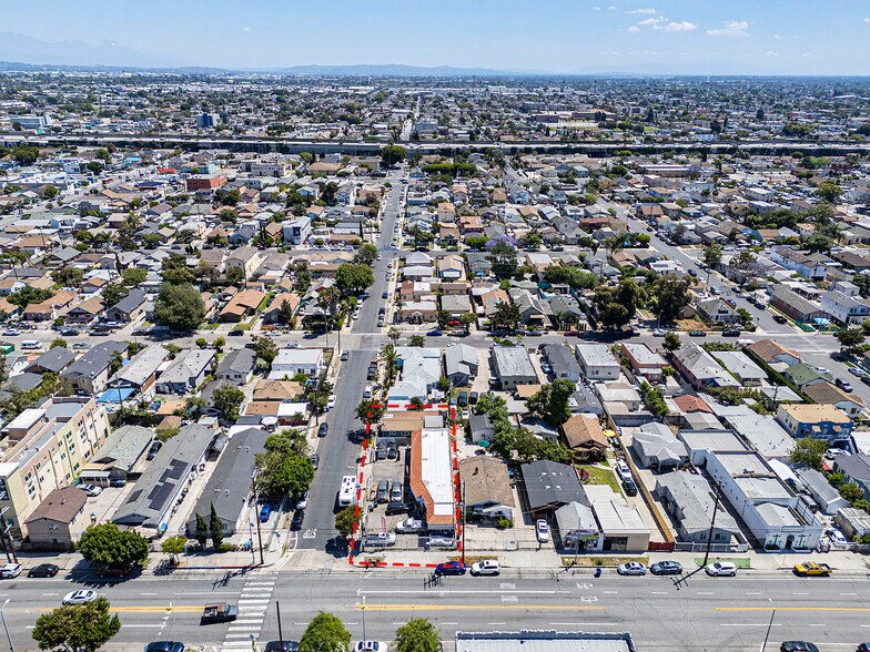 More Photos Of 6500 S Hoover St, Los Angeles General Retail For Sale