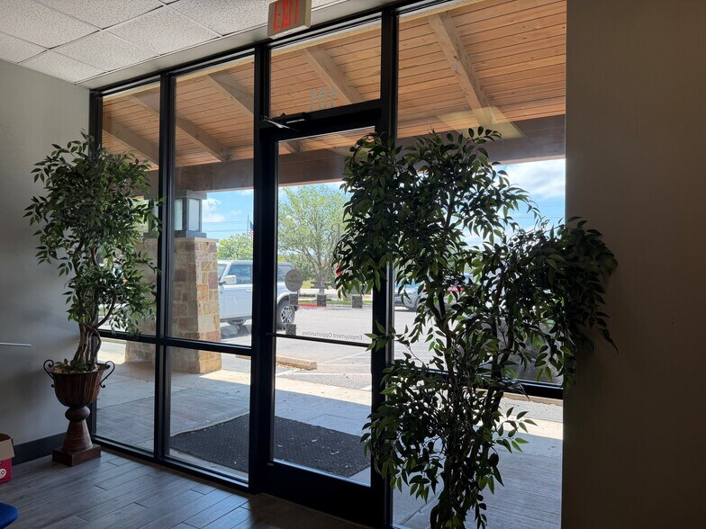 More Photos Of 9710 FM 2147, Horseshoe Bay General Retail For Lease