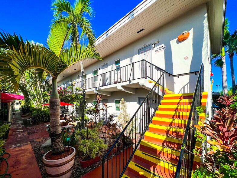 More Photos Of 1219 S Federal Hwy, Hollywood Hotel For Sale