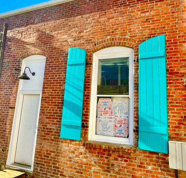 More Photos Of 772-780 Main St, Dallas Storefront For Sale