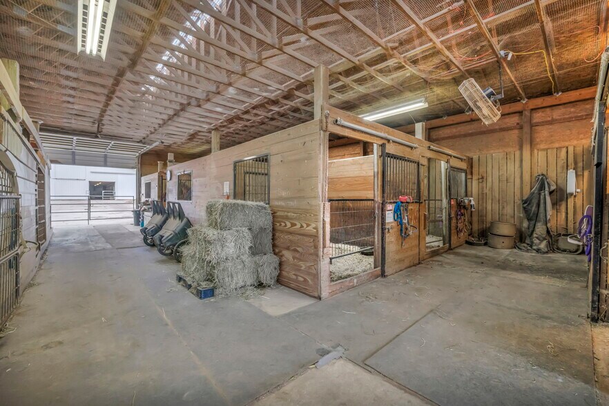 More Photos Of 16449 S Boone Rd, Columbia Station Specialty For Sale