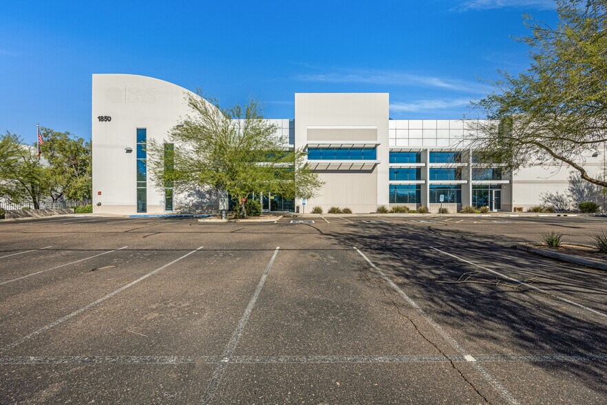 More Photos Of 1850 E Riverview Dr, Phoenix Manufacturing For Sale