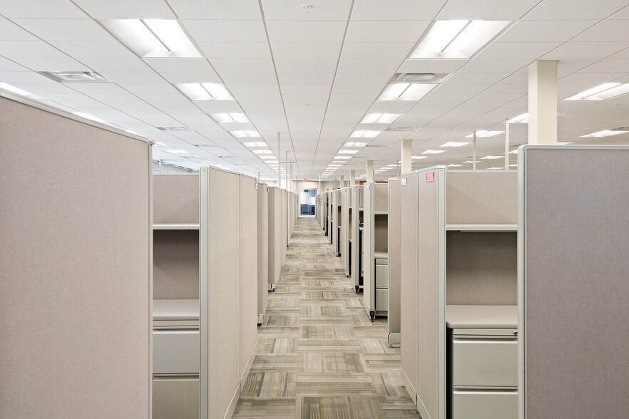 More Photos Of 82 Running Hill Rd, South Portland Office For Lease