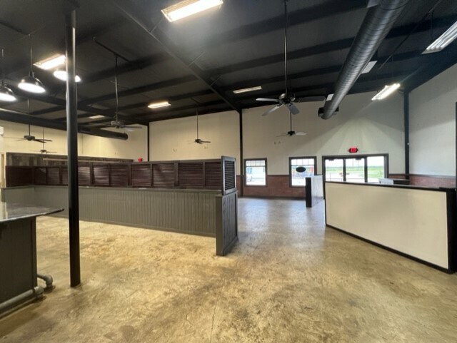 More Photos Of 8950 US-165, Sterlington Storefront For Sale