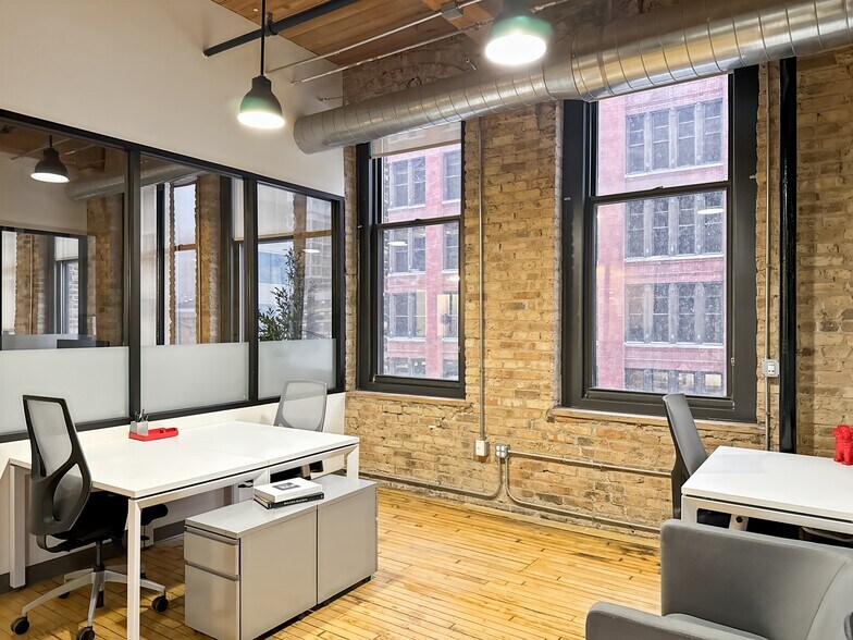 More Photos Of 320 W Ohio St, Chicago Coworking Space
