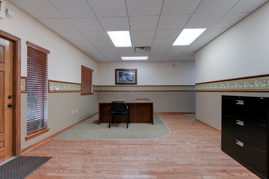More Photos Of 19365 FM 2252, Garden Ridge Office For Lease