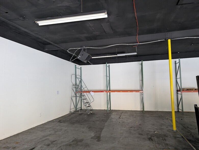 More Photos Of 43 Polk Ave, Hempstead Warehouse For Sale