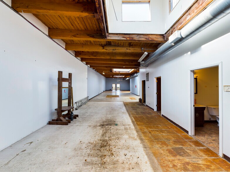 More Photos Of 1507-1509 S Michigan Ave, Chicago General Retail For Sale