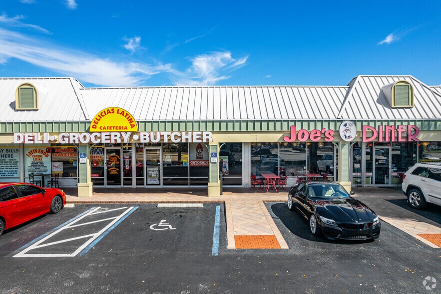 More Photos Of 1201-1275 Airport Pulling Rd S, Naples General Retail For Lease