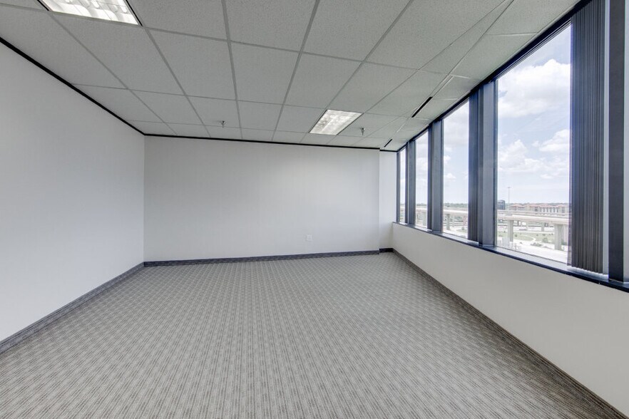 More Photos Of 8360 Lyndon B Johnson Fwy, Dallas Office For Lease