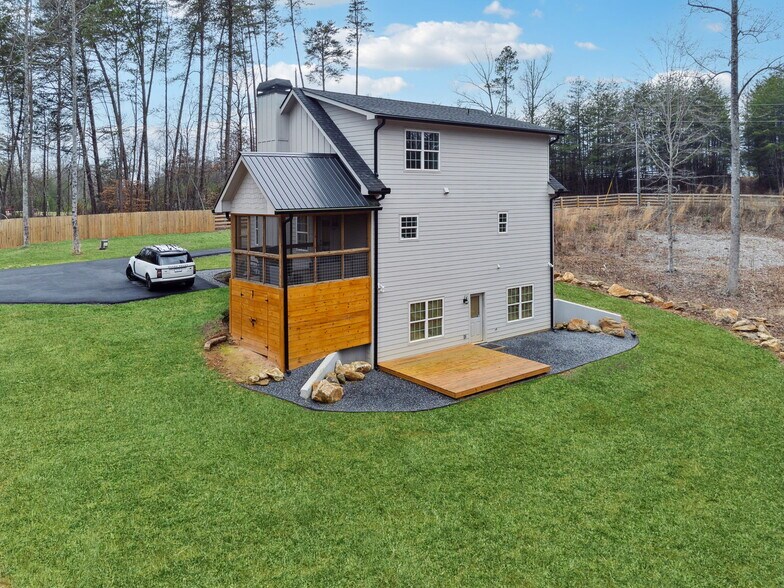 More Photos Of 1300 Preacher Campbell Rd, Clarkesville Multifamily For Sale