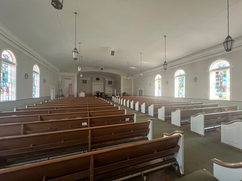 More Photos Of 1 Lucymont Dr, New Castle Religious Facility For Sale