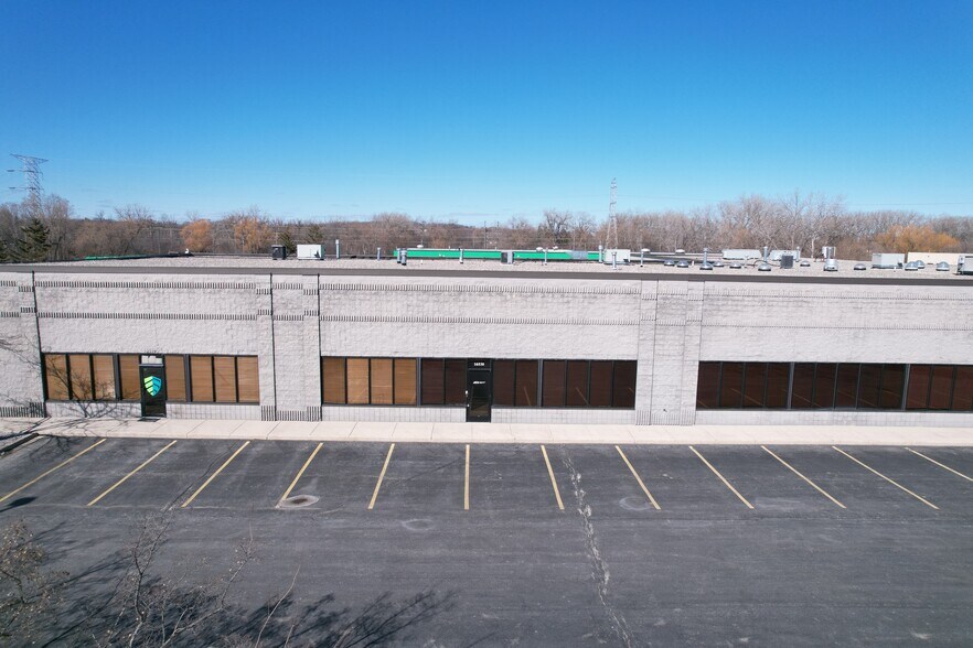 More Photos Of 16500-16540 W Rogers Dr, New Berlin Light Distribution For Sale