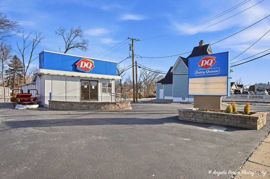 Primary Photo Of 140 Crystal St, Cary Fast Food For Sale