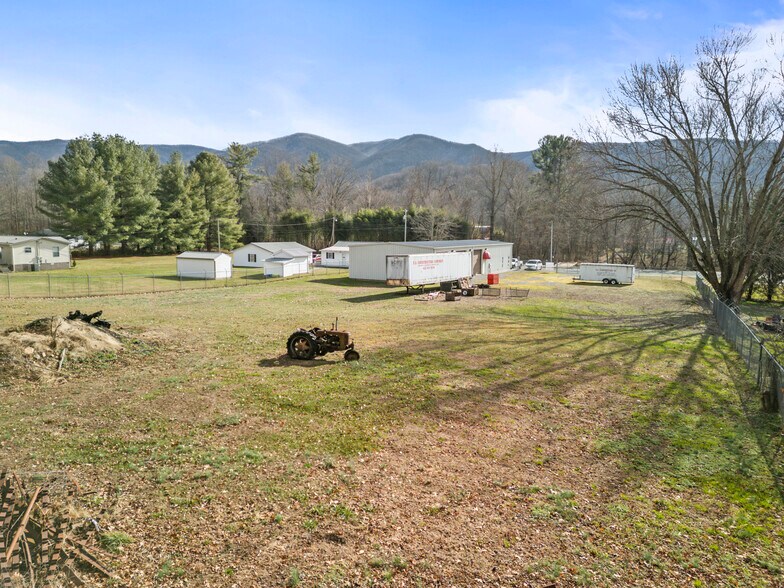 More Photos Of 2719 Highway 91, Elizabethton Showroom For Sale