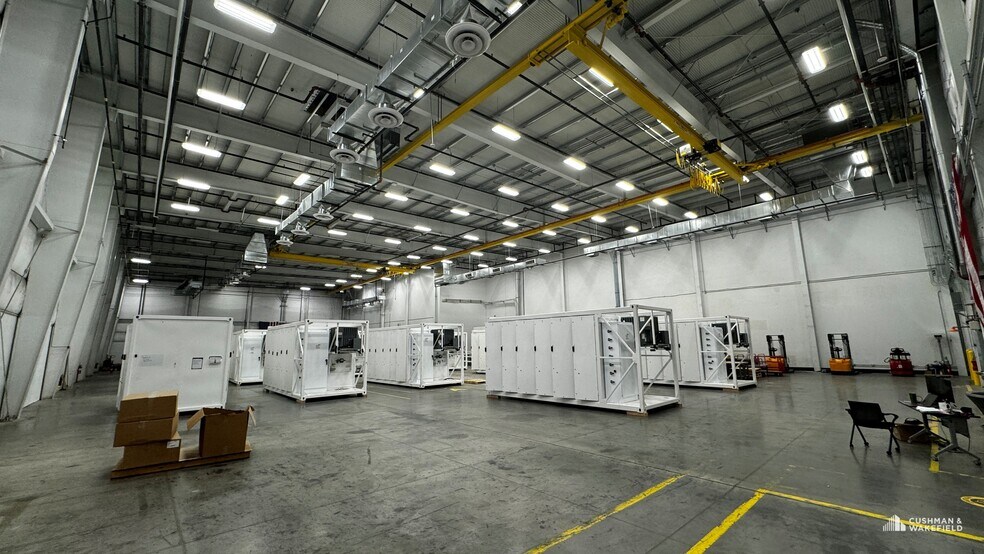 More Photos Of 31815 Great Western Dr, Windsor Manufacturing For Lease