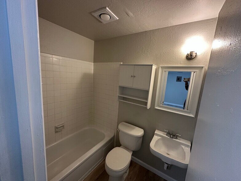 More Photos Of 2104 Lead Ave SE, Albuquerque Apartments For Sale