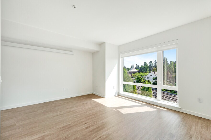More Photos Of 11125 SE 21st St, Milwaukie Apartments For Lease