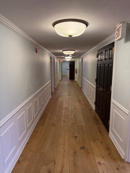 More Photos Of 127 Main St, Chatham Office For Lease