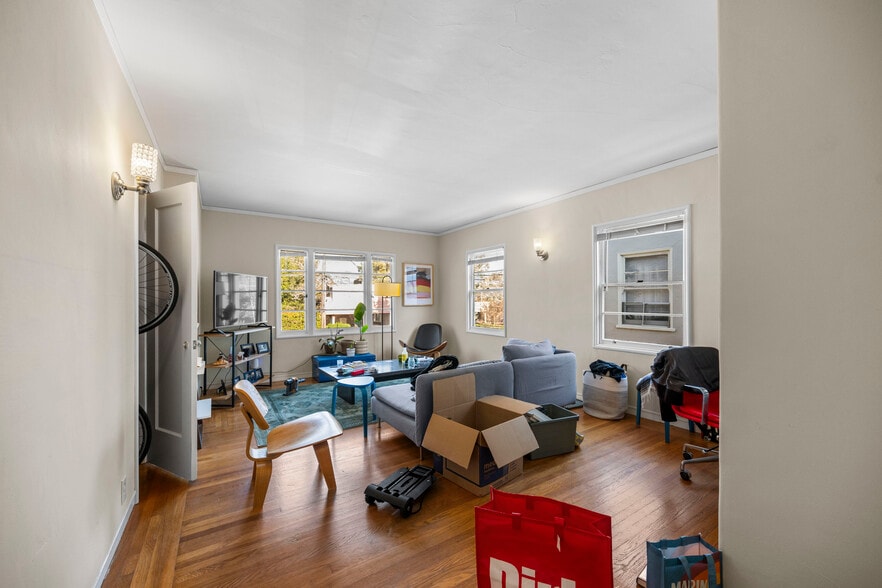 More Photos Of 367 41st St, Oakland Multifamily For Sale