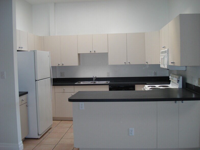 More Photos Of 1517 E 7th Ave, Tampa Storefront Retail Office For Lease
