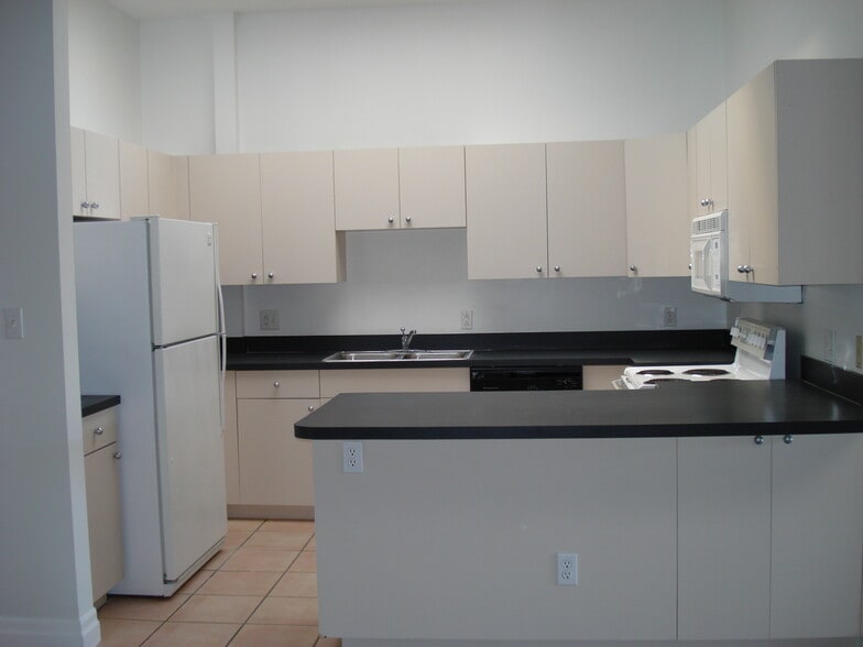 More Photos Of 1517 E 7th Ave, Tampa Storefront Retail Office For Lease