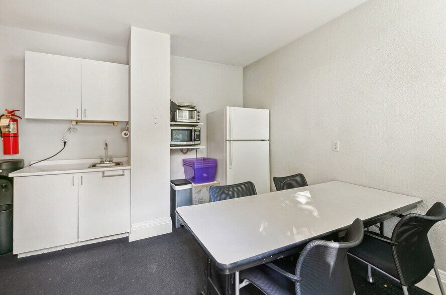 More Photos Of 818 E 19th Ave, Denver Office For Sale