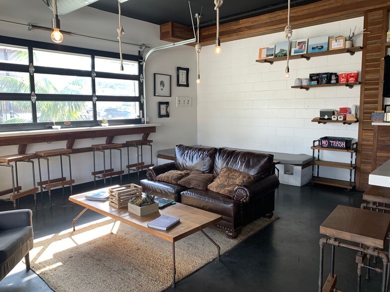 More Photos Of 16305 Pacific Coast Hwy, Seal Beach Storefront For Sale
