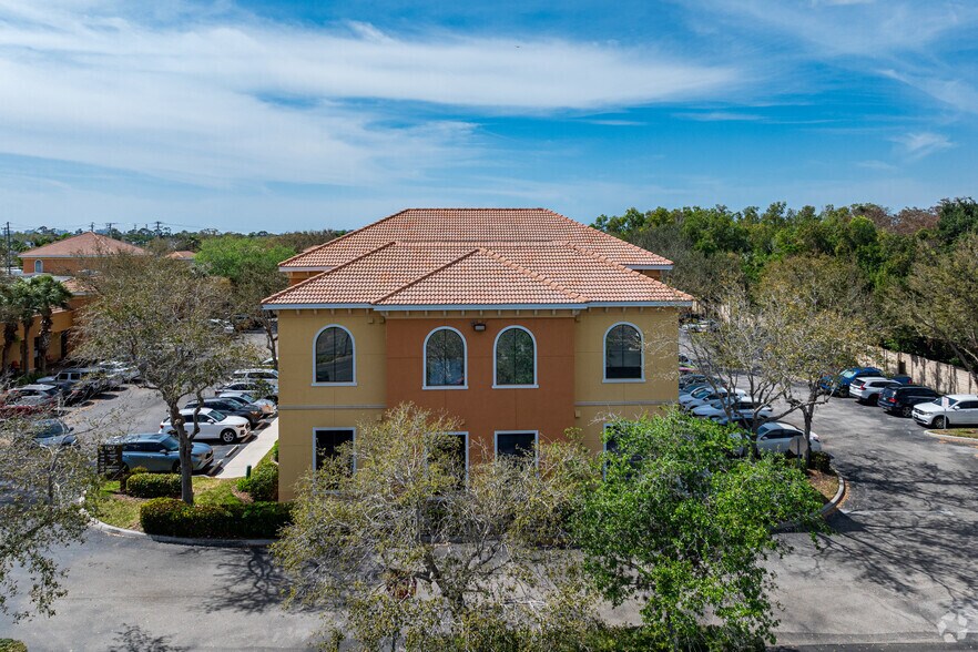 More Photos Of 1217 Piper Blvd, Naples Medical For Sale