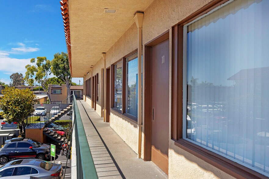 More Photos Of 17301 Beach Blvd, Huntington Beach Storefront Retail Office For Sale